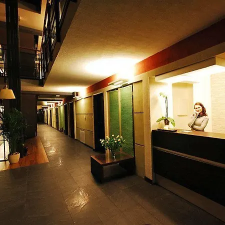 & Zakrzowek Aparthotel Krakov