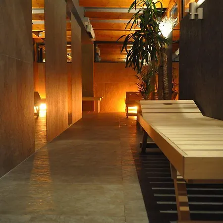 Aparthotel & Zakrzowek Krakov